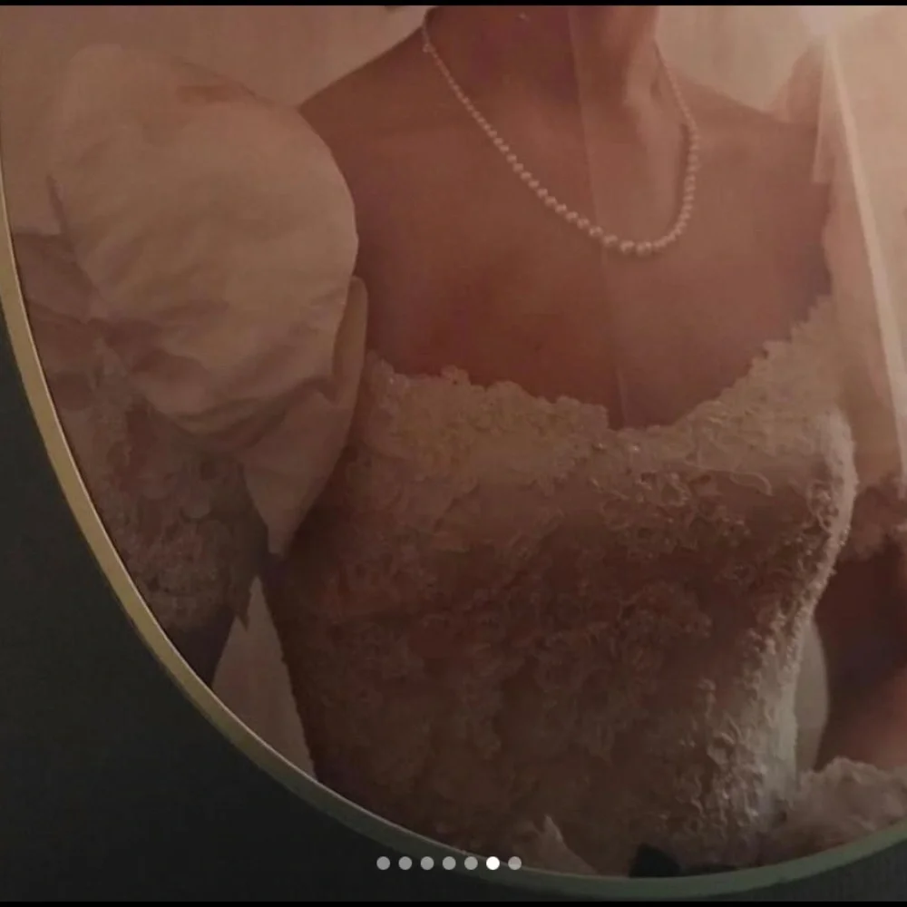 Elegant Wedding Gown - Picture 4 of 4